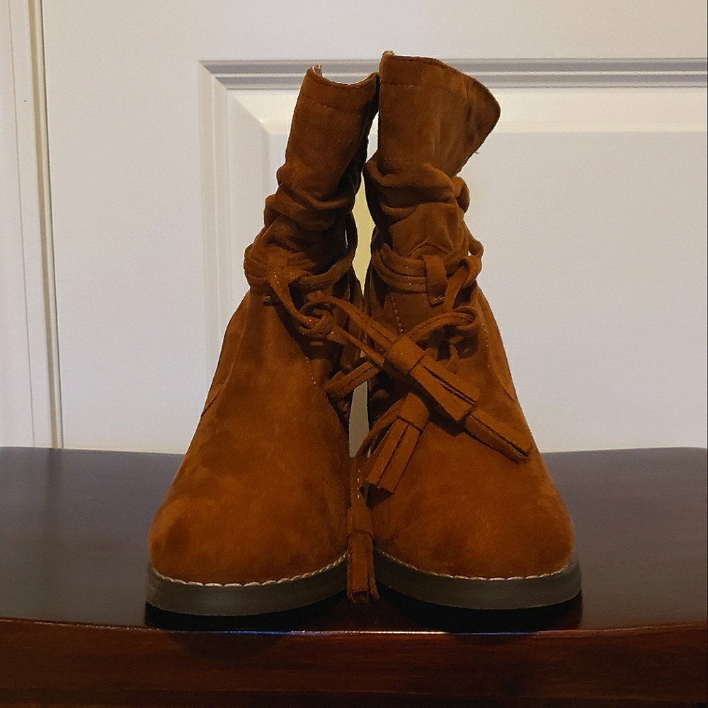 New Edition Suede Brown Tie Around Calf Boot Size 7m